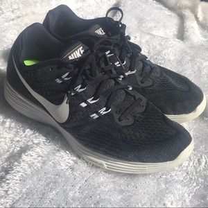 Black Nike Lunarlon Shoes